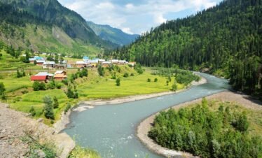 Customized Travel Guides pak explore by quoriam
