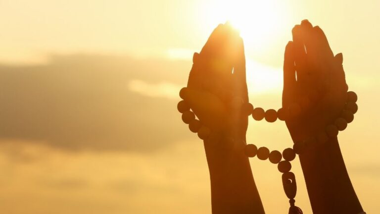 Salatul Tasbih is a special voluntary prayer in Islam that holds immense spiritual significance. It is a prayer through which Muslims seek forgiveness for their sins and increase their closeness to Allah.